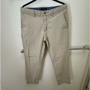 Banana Republic - Aiden Chino - 33x30 - khaki color